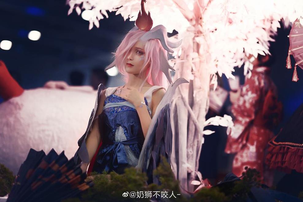 绝对的完美——奶狮不咬人cos花嫁的照片欣赏