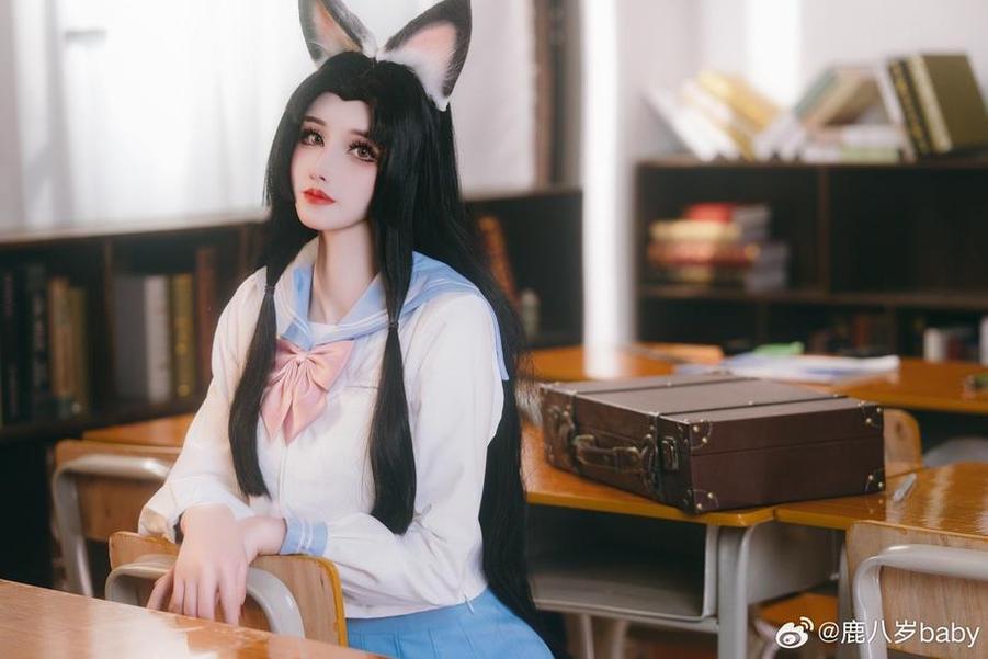 鹿八岁神明少无删cosplay，让你尽情感受耀眼美丽瞬间。